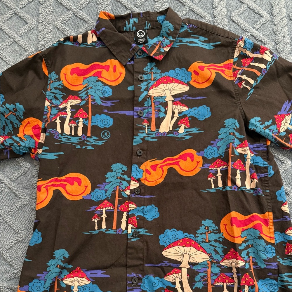 Neff short sleeve graphic print button up